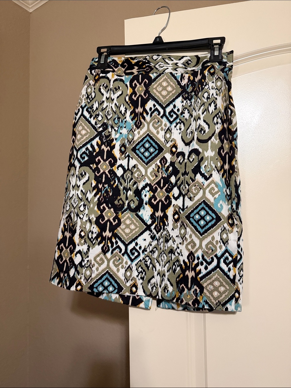 Geometric Print A-Line Women's Skirt in Black, White & Teal